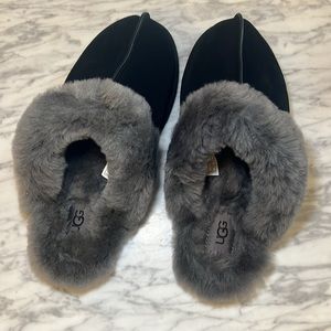 UGG Scuffette II Slippers - Black sz 9